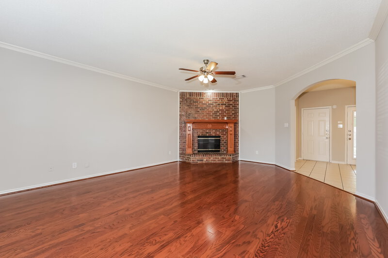 2,515/Mo, 1632 Laurel Springs Ct Desoto, TX 75115 Living Room View