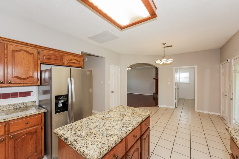 2,515/Mo, 1632 Laurel Springs Ct Desoto, TX 75115 Kitchen View