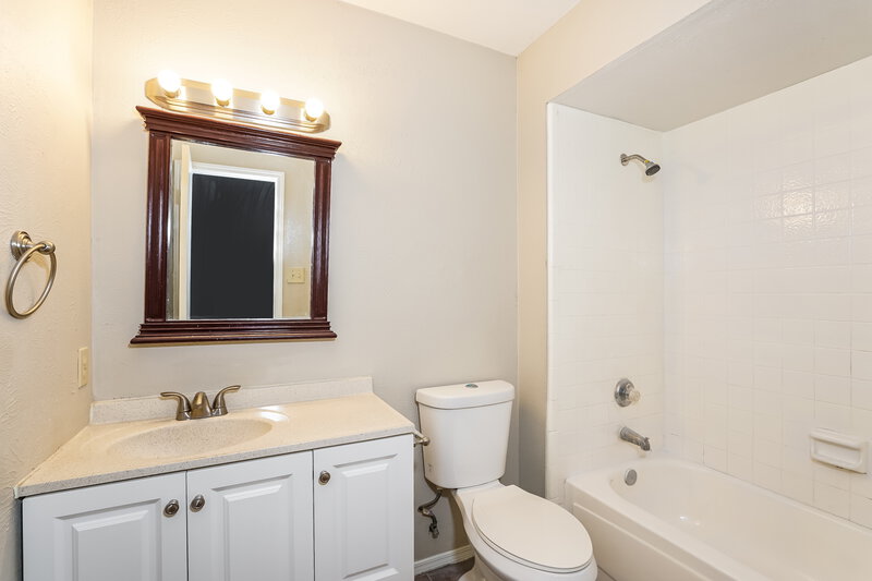 2,545/Mo, 3009 Joymeadow Dr Fort Worth, TX 76123 Bathroom View