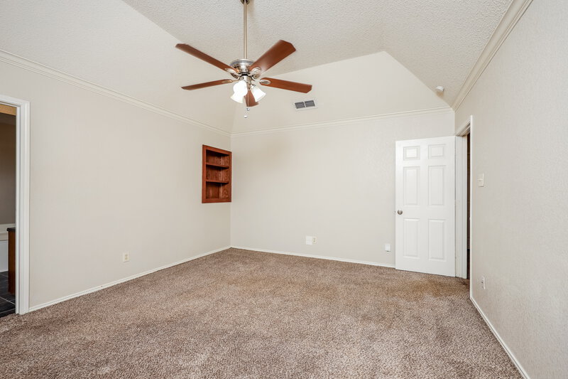 2,240/Mo, 819 Crystal Creek Ln Arlington, TX 76001 Main Bedroom View 2