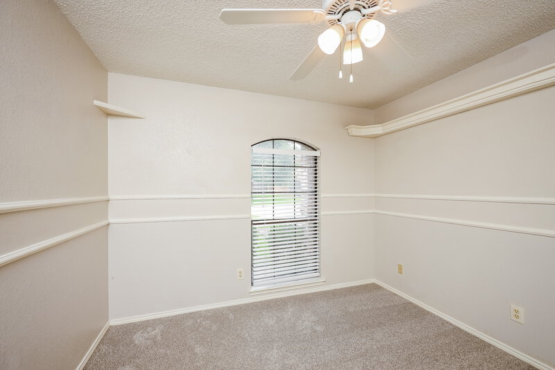 2,240/Mo, 819 Crystal Creek Ln Arlington, TX 76001 Bedroom View