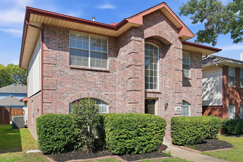 2,405/Mo, 216 High Pointe Ln Cedar Hill, TX 75104 Front View