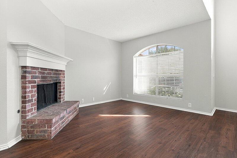2,405/Mo, 216 High Pointe Ln Cedar Hill, TX 75104 Living Room View