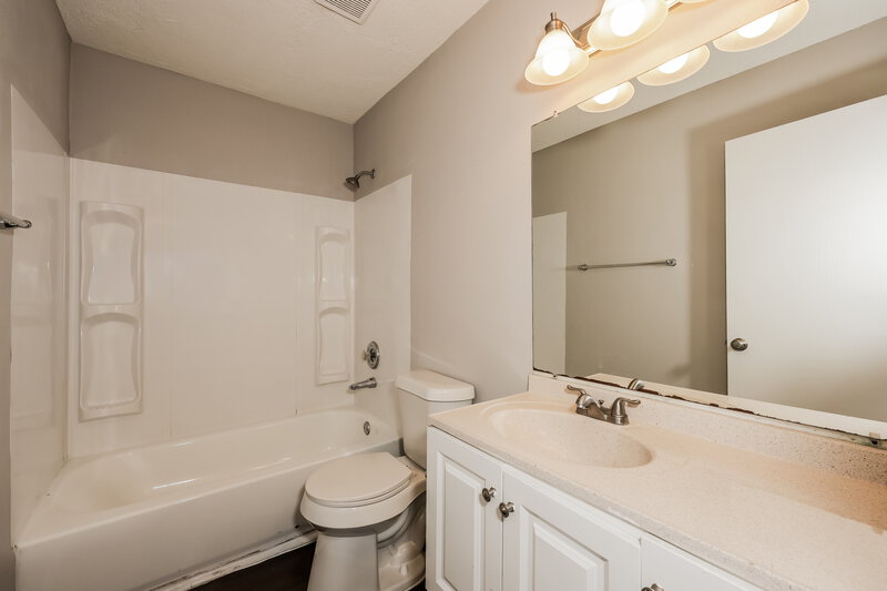 2,410/Mo, 216 High Pointe Ln Cedar Hill, TX 75104 Bathroom View