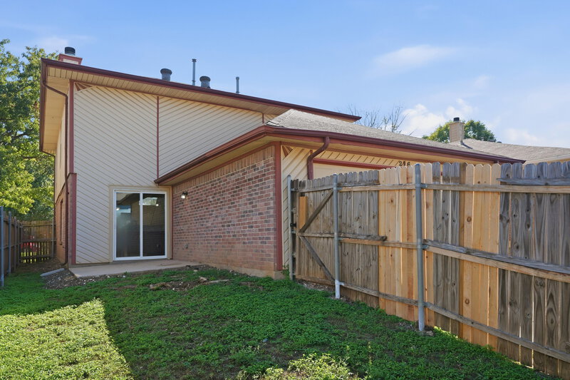 2,405/Mo, 216 High Pointe Ln Cedar Hill, TX 75104 Rear View