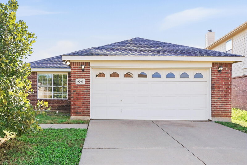 2,075/Mo, 9209 Saint Martin Road Fort Worth, TX 76123 External View