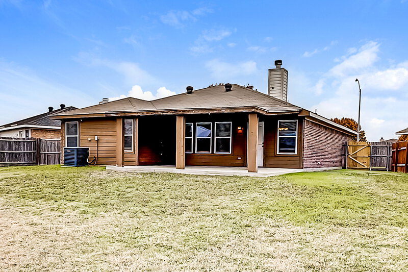 2,080/Mo, 10305 Buffalo Springs Ct Fort Worth, TX 76140 Rear View