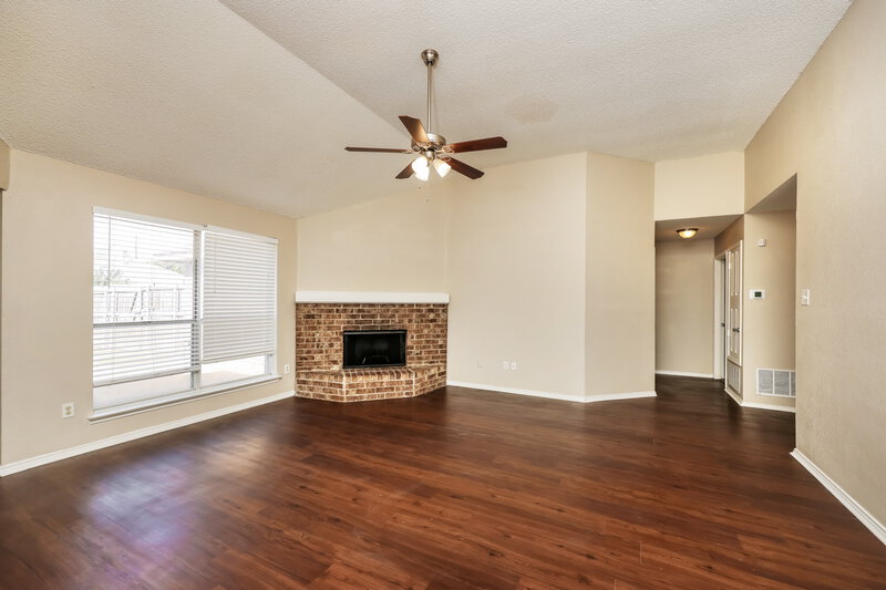 2,111/Mo, 1509 Finley St Cedar Hill, TX 75104 Living Room View