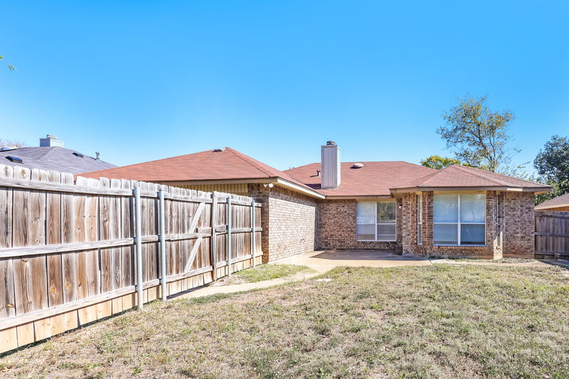 2,111/Mo, 1509 Finley St Cedar Hill, TX 75104 Rear View 2