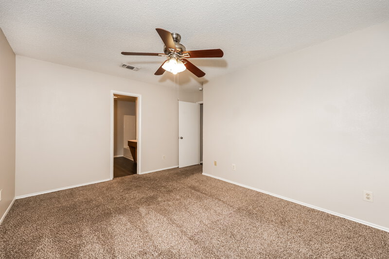 1,945/Mo, 7320 Laurelhill CT S Fort Worth, TX 76133 Main Bedroom View 2