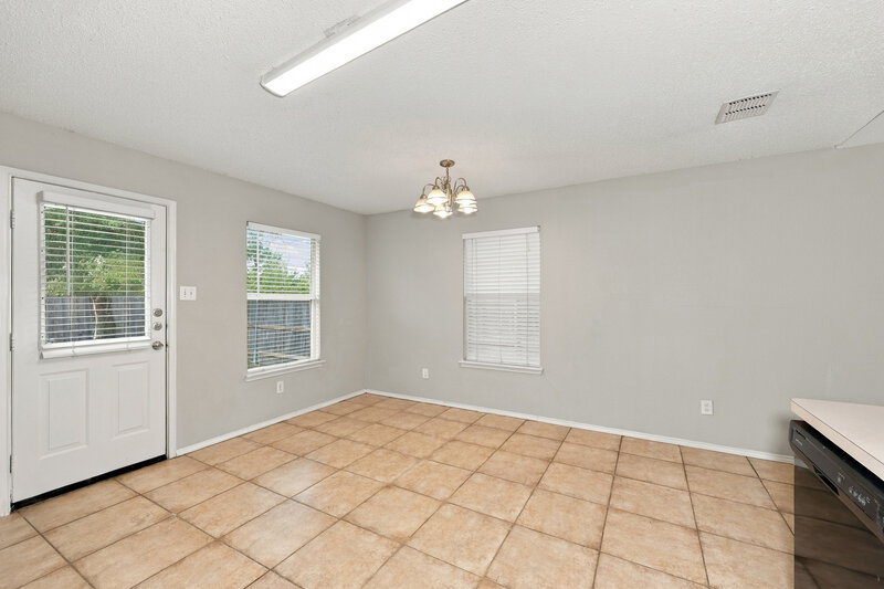 2,160/Mo, 5521 Hunters Bend Ln Dallas, TX 75249 Dining Room View 2