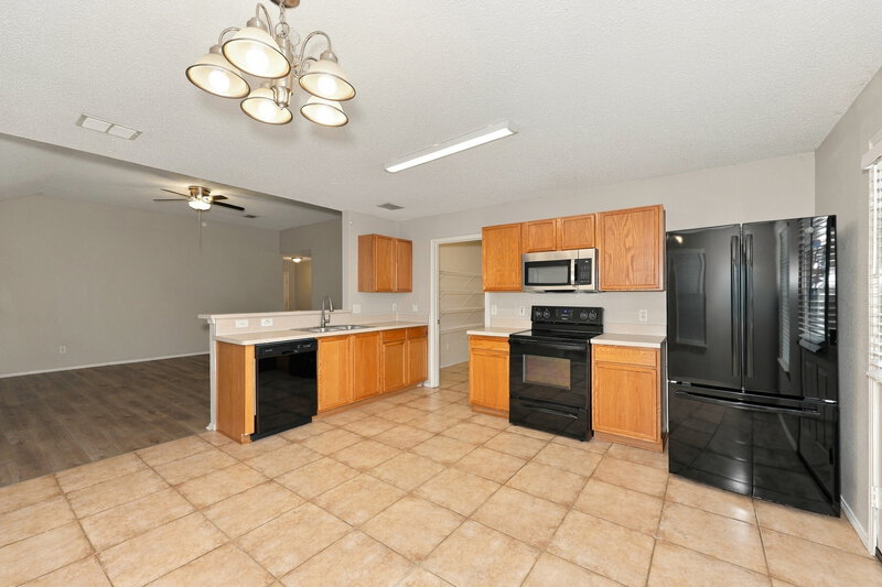 2,160/Mo, 5521 Hunters Bend Ln Dallas, TX 75249 Kitchen View
