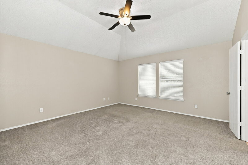 2,160/Mo, 5521 Hunters Bend Ln Dallas, TX 75249 Primary Bedroom View