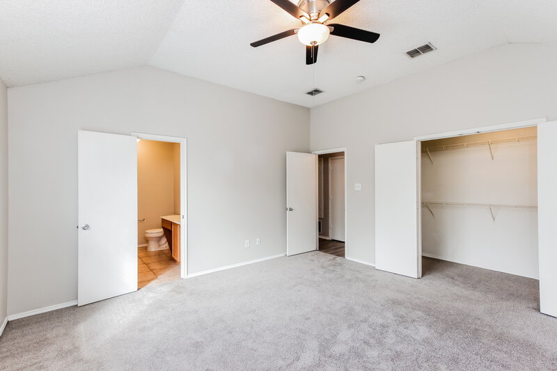 2,270/Mo, 5521 Hunters Bend Ln Dallas, TX 75249 Main Bedroom View 2