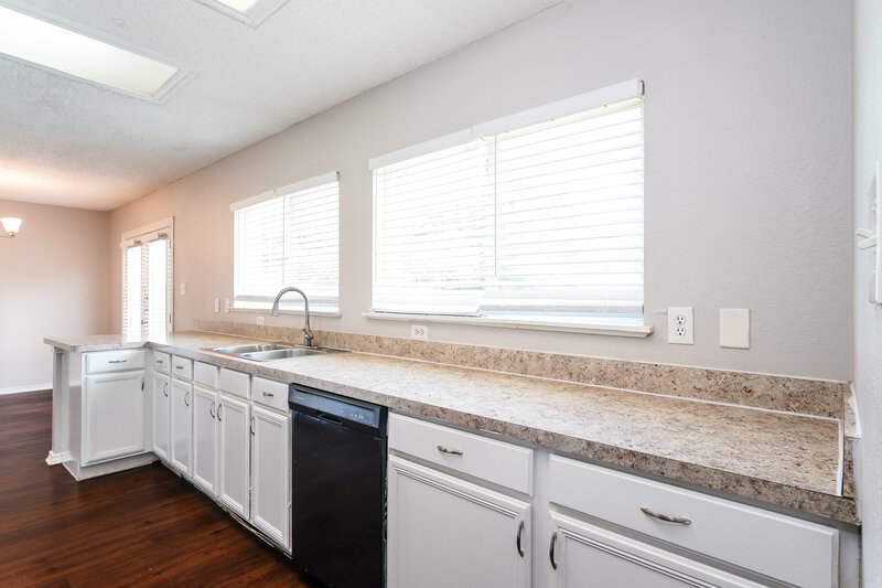 2,760/Mo, 3156 Pine Valley Drive Grand Prairie, TX 75052 Kitchen View