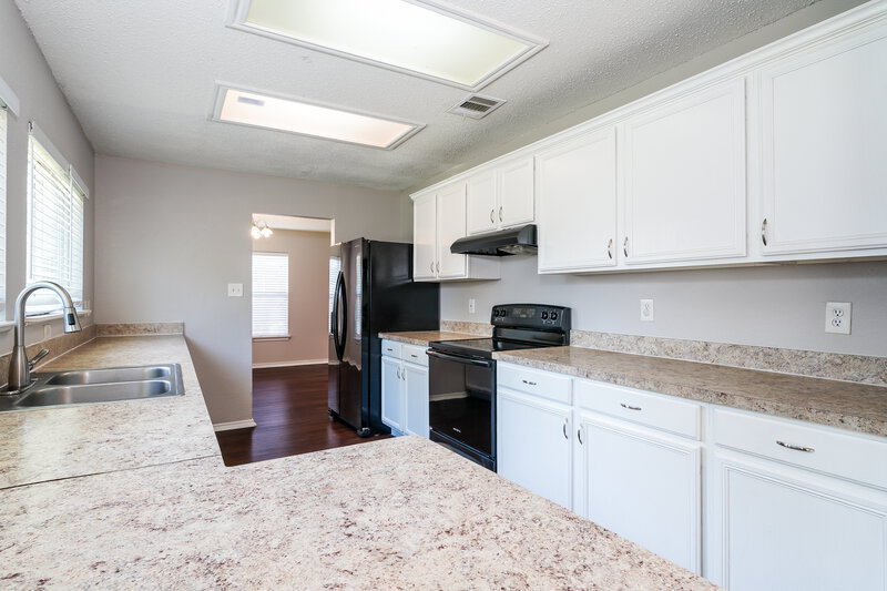2,760/Mo, 3156 Pine Valley Drive Grand Prairie, TX 75052 Kitchen View 2