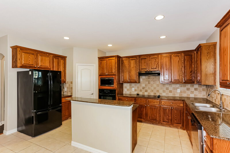 2,570/Mo, 127 Brook Hollow Lane Red Oak, TX 75154 Kitchen View