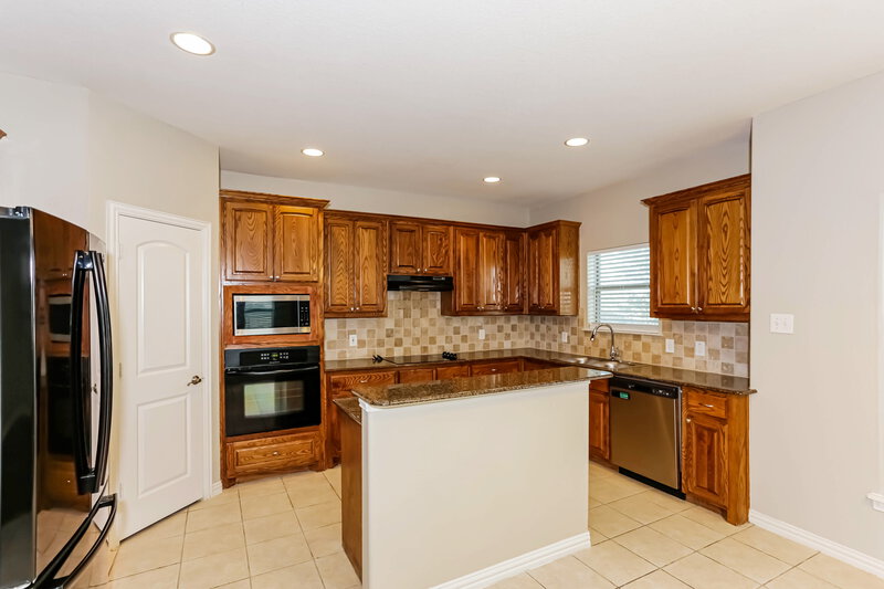 2,570/Mo, 127 Brook Hollow Lane Red Oak, TX 75154 Kitchen View 2