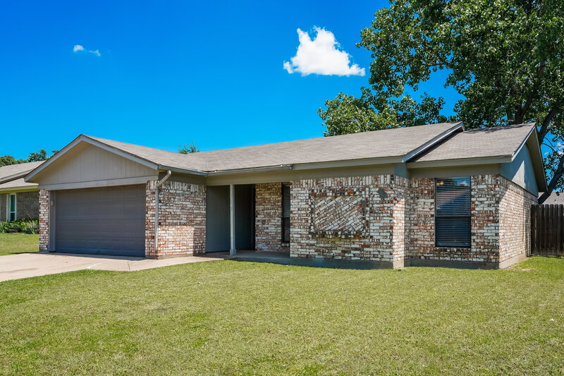 1,925/Mo, 7608 Meadowlark Ln N Watauga, TX 76148 Front View