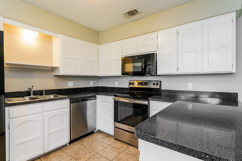 1,925/Mo, 7608 Meadowlark Ln N Watauga, TX 76148 Kitchen View