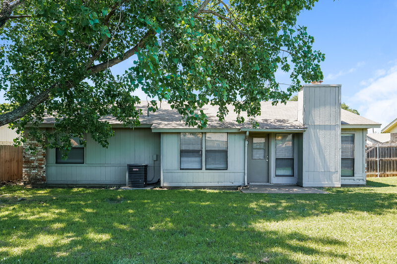 1,925/Mo, 7608 Meadowlark Ln N Watauga, TX 76148 Rear View
