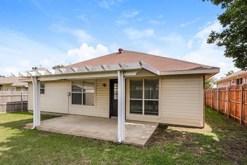 2,190/Mo, 209 Tulip Ln Cedar Hill, TX 75104 Rear View