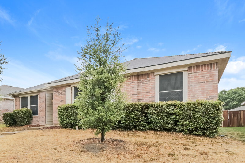 2,590/Mo, 2535 Saint Luke Lane Dallas, TX 75237 Front View