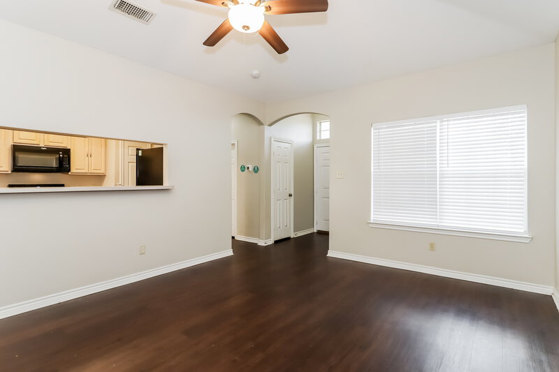2,040/Mo, 1820 Alanbrooke Dr. Fort Worth, TX 76140 Living Room View