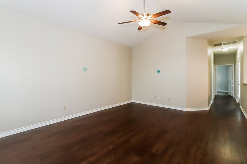 2,040/Mo, 1820 Alanbrooke Dr. Fort Worth, TX 76140 Living Room View 3