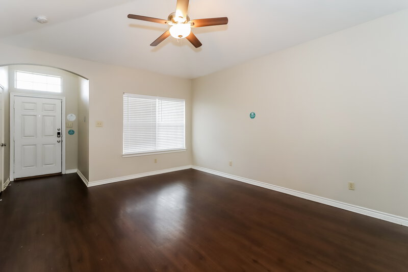 2,040/Mo, 1820 Alanbrooke Dr. Fort Worth, TX 76140 Living Room View 4