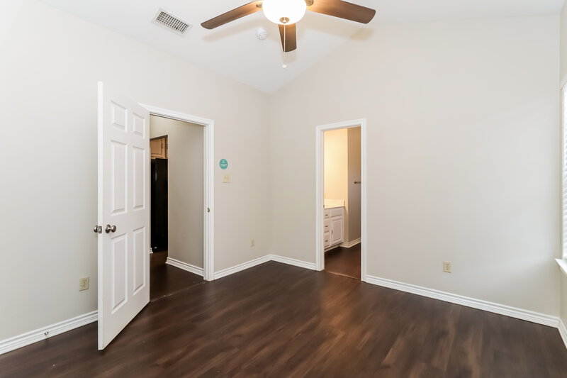 2,040/Mo, 1820 Alanbrooke Dr. Fort Worth, TX 76140 Main Bedroom View