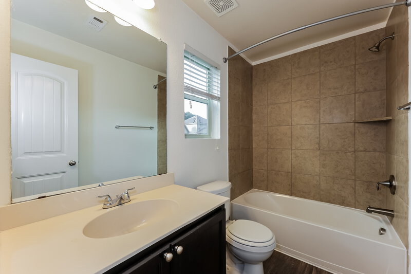 2,405/Mo, 12810 Kyla Jean Court Dallas, TX 75253 Main Bathroom View