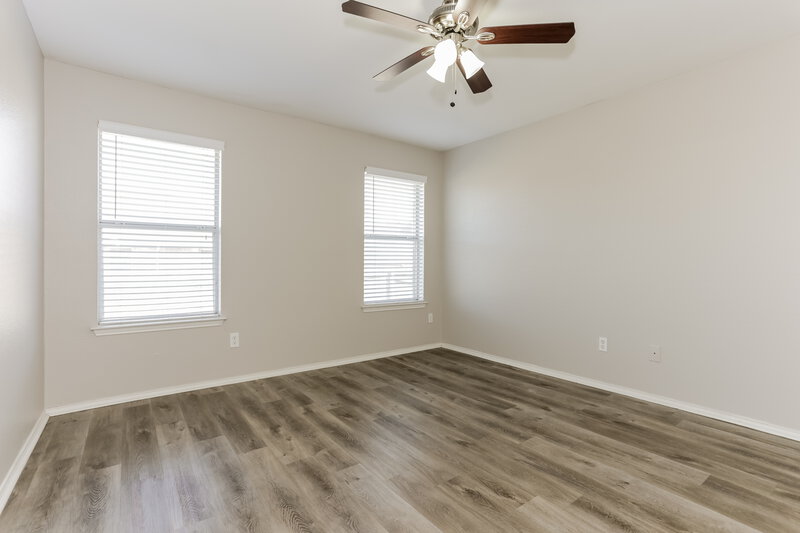 2,095/Mo, 1001 Waterview Dr Cedar Hill, TX 75104 Main Bedroom View