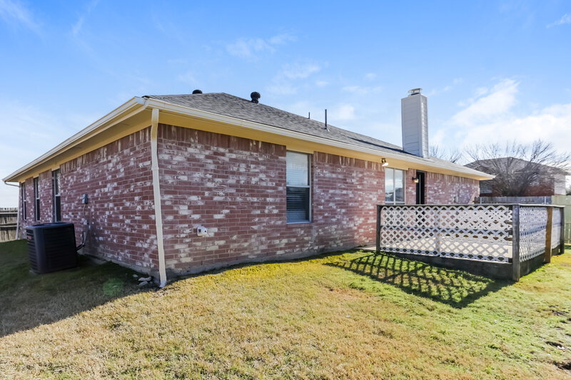 2,095/Mo, 1001 Waterview Dr Cedar Hill, TX 75104 Rear View
