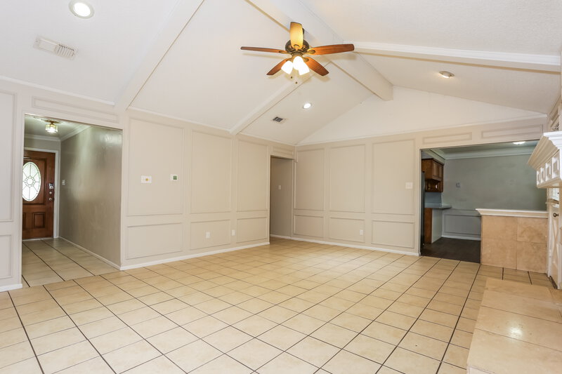 2,060/Mo, 7908 Hulen Park Circle Fort Worth, TX 76123 Living Room View 2