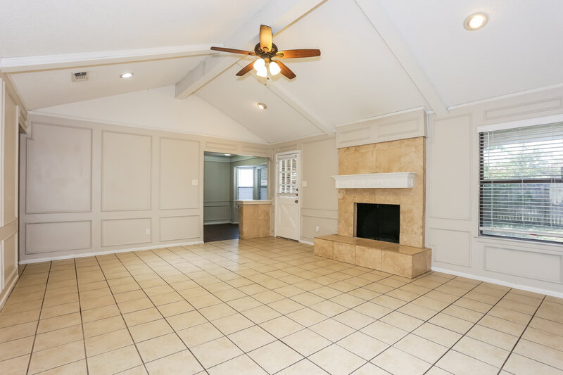 2,060/Mo, 7908 Hulen Park Circle Fort Worth, TX 76123 Living Room View 3