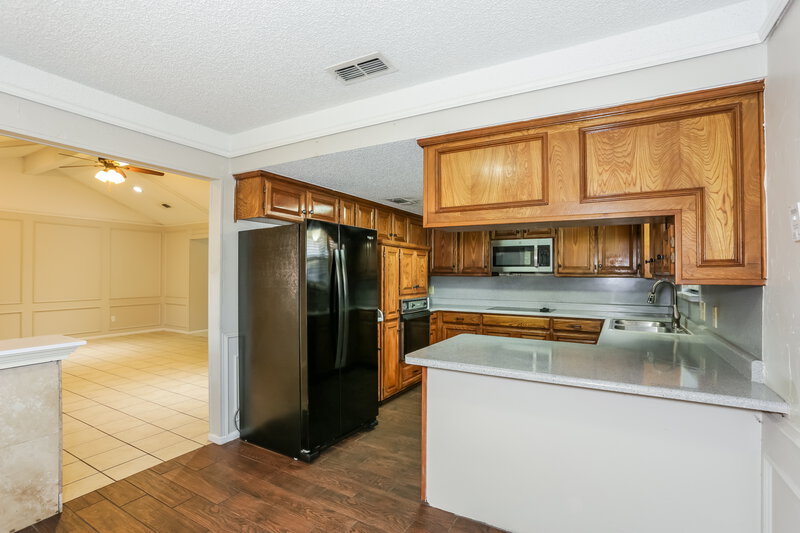 2,060/Mo, 7908 Hulen Park Circle Fort Worth, TX 76123 Kitchen View
