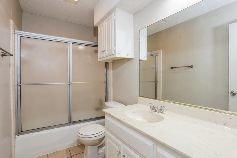 2,060/Mo, 7908 Hulen Park Circle Fort Worth, TX 76123 Bathroom View
