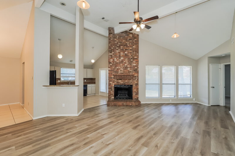 1,880/Mo, 6423 Woodstream Trl Fort Worth, TX 76133 Living Room View 2