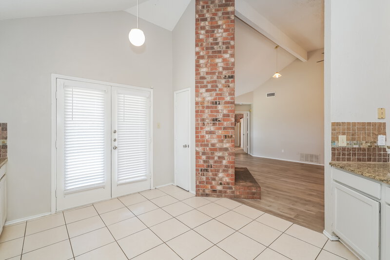 1,880/Mo, 6423 Woodstream Trl Fort Worth, TX 76133 Breakfast Nook View