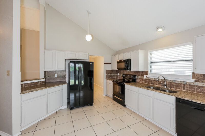 1,920/Mo, 6423 Woodstream Trl Fort Worth, TX 76133 Kitchen View