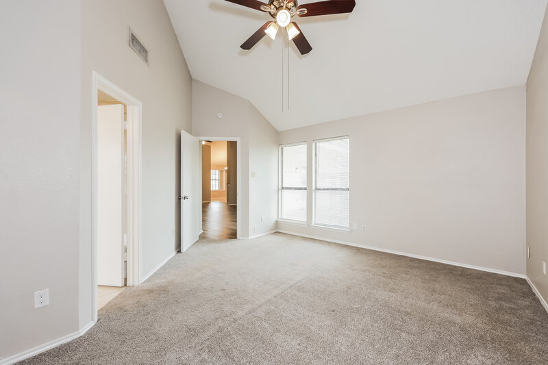 1,920/Mo, 6423 Woodstream Trl Fort Worth, TX 76133 Main Bedroom View