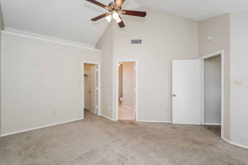 1,880/Mo, 6423 Woodstream Trl Fort Worth, TX 76133 Main Bedroom View