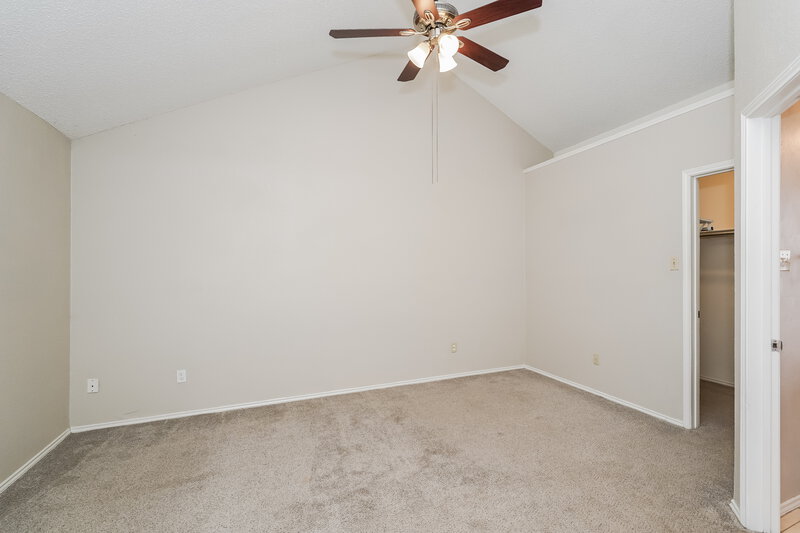 1,880/Mo, 6423 Woodstream Trl Fort Worth, TX 76133 Main Bedroom View 2