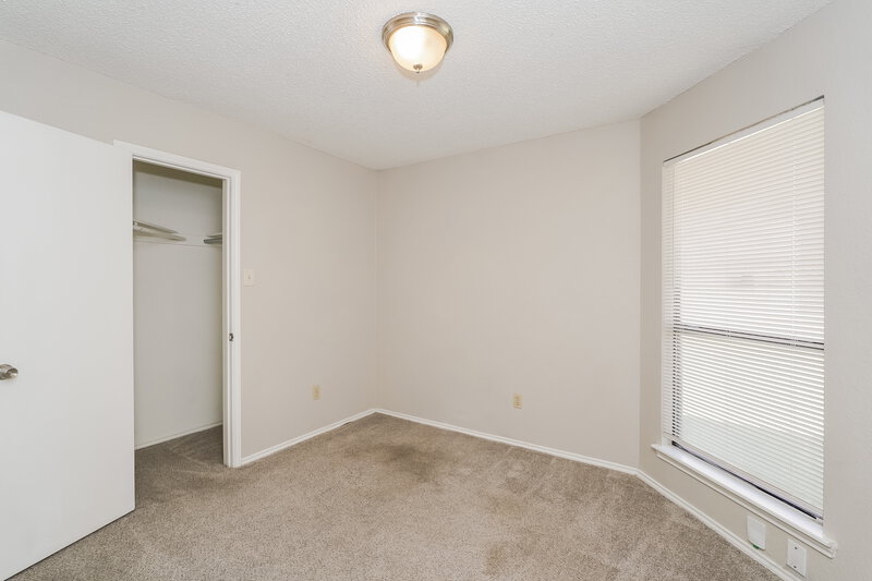 1,880/Mo, 6423 Woodstream Trl Fort Worth, TX 76133 Bedroom View