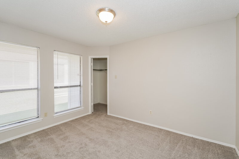 1,880/Mo, 6423 Woodstream Trl Fort Worth, TX 76133 Bedroom View 2