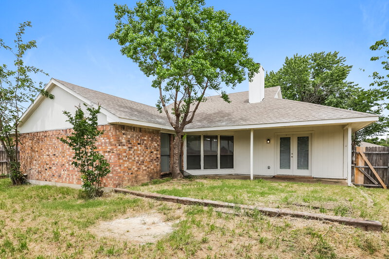1,920/Mo, 6423 Woodstream Trl Fort Worth, TX 76133 Rear View