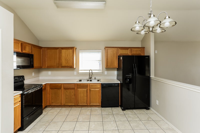 2,293/Mo, 821 Ragland Dr Cedar Hill, TX 75104 Kitchen View