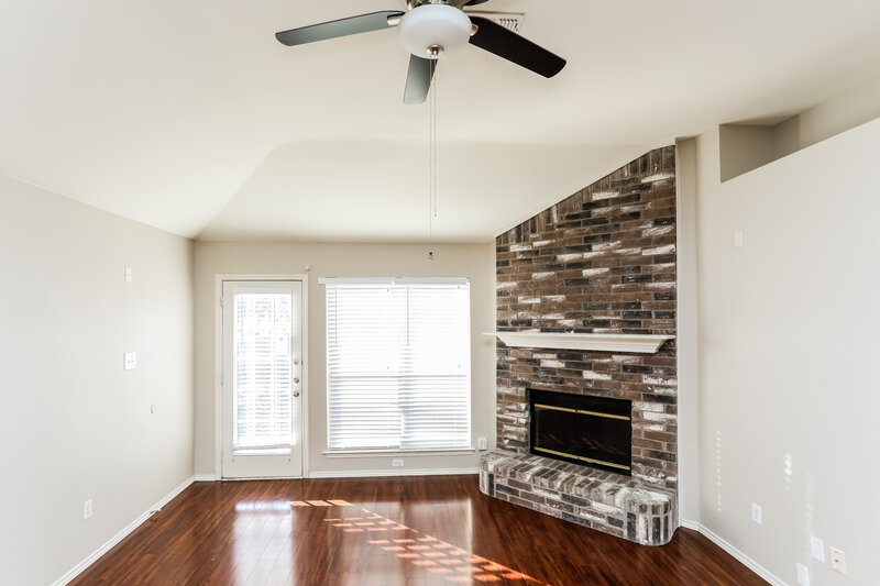 2,293/Mo, 821 Ragland Dr Cedar Hill, TX 75104 Family Room View