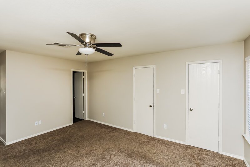 2,293/Mo, 821 Ragland Dr Cedar Hill, TX 75104 Main Bedroom View 2